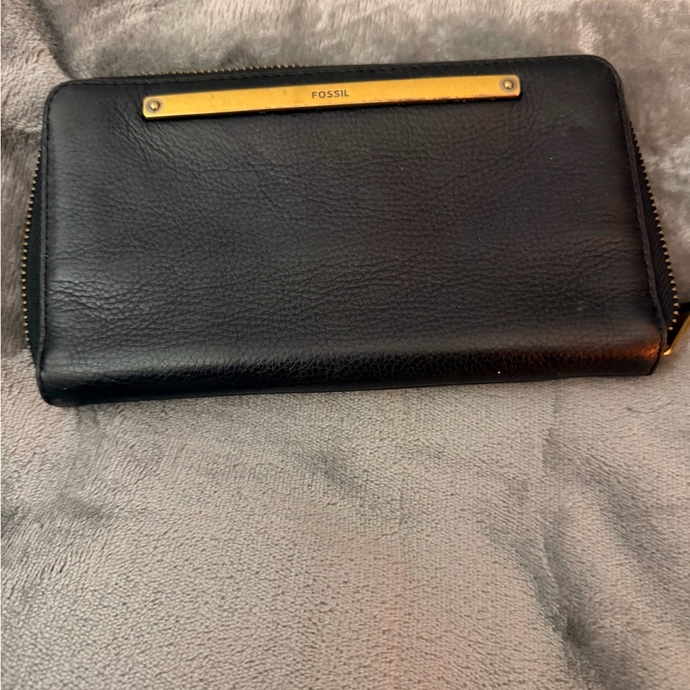 Fossil Black Leather Wallet with Gold Accent